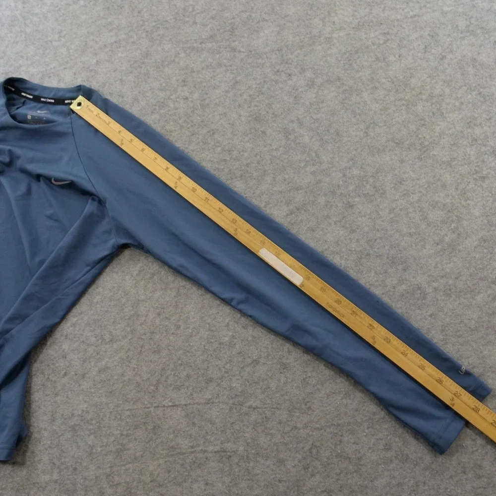 Nike Swim Shirt Men's Medium Blue Long Sleeve Rash Guard UPF 40+ Stretch